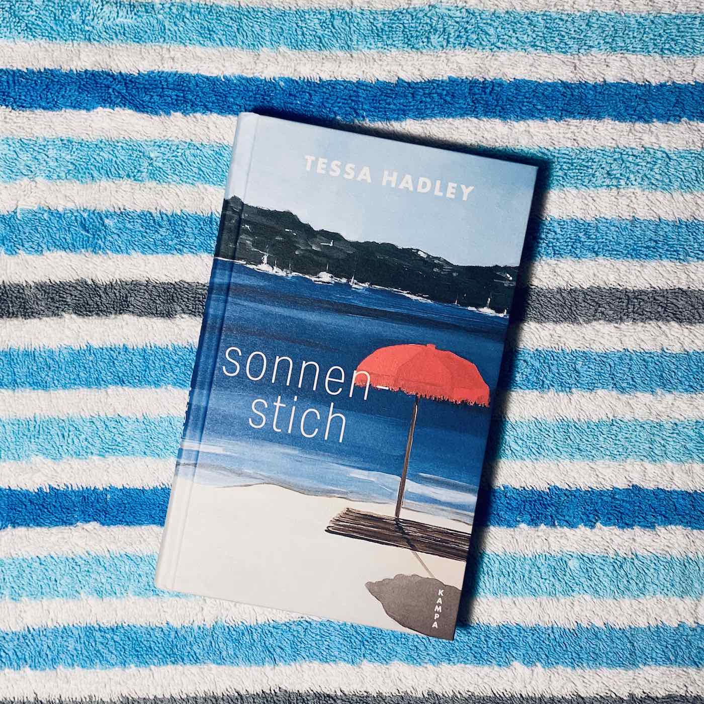Feiste Bücher 105, vorgelesen: "Meeresleuchten" von Tessa Hadley, aus: "Sonnenstich" episode artwork