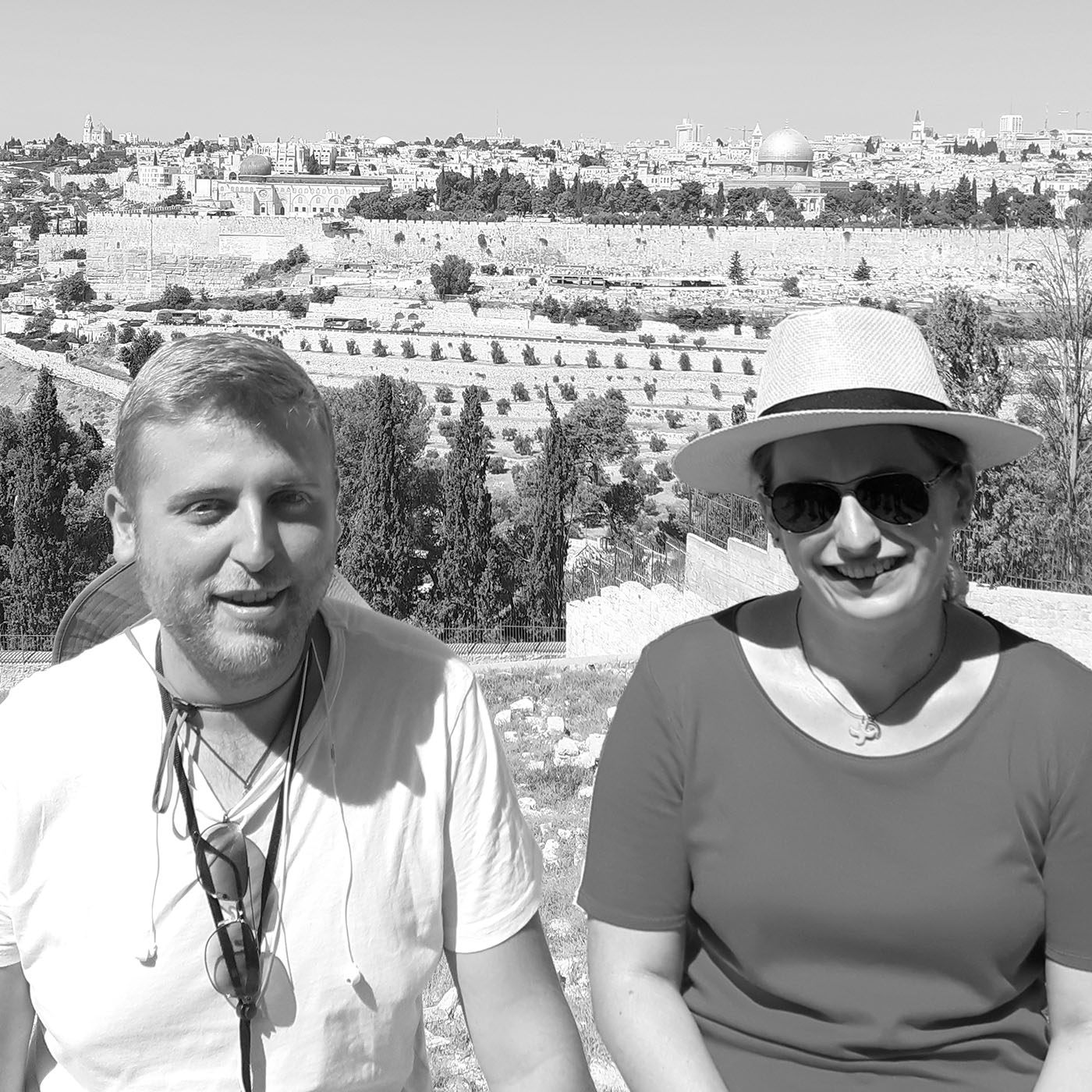 Leben und lernen mitten in Jerusalem – Das Theologische Studienjahr (Charlotte Nielen und Simon Spratte im Interview mit Ludger Hiepel) episode artwork