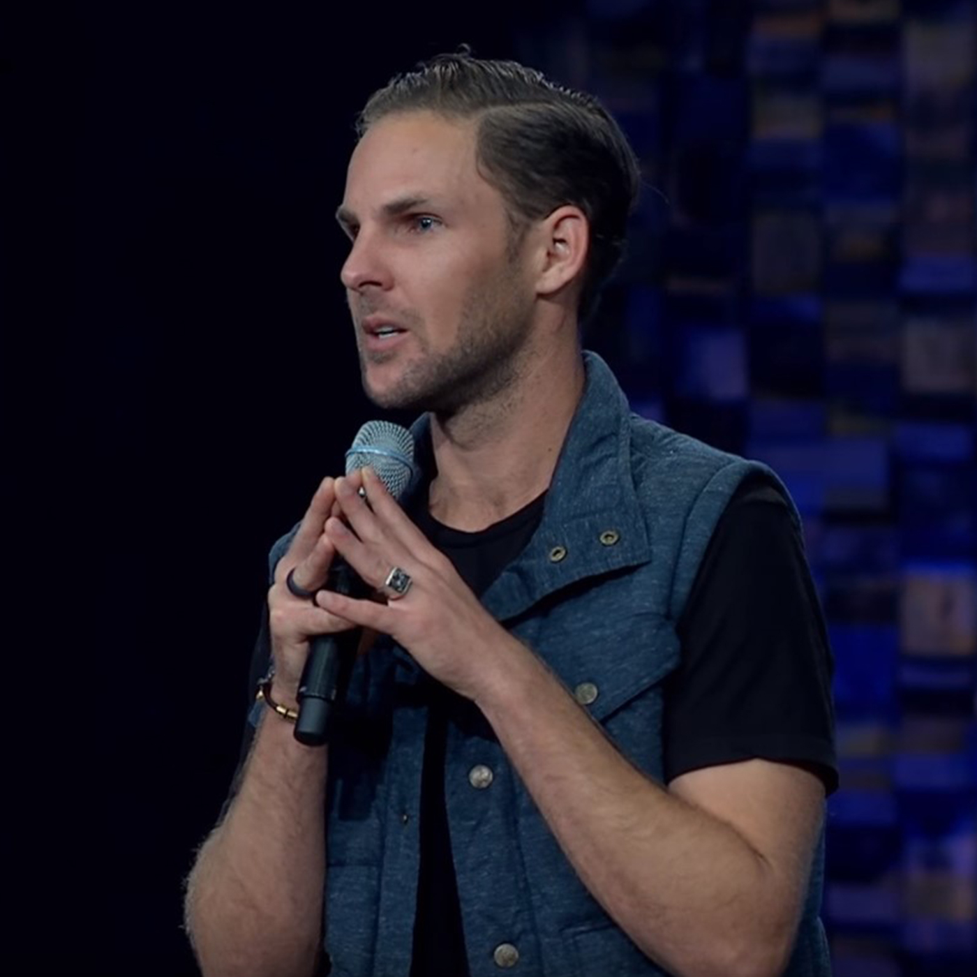 Antworten mit Bayless Conley